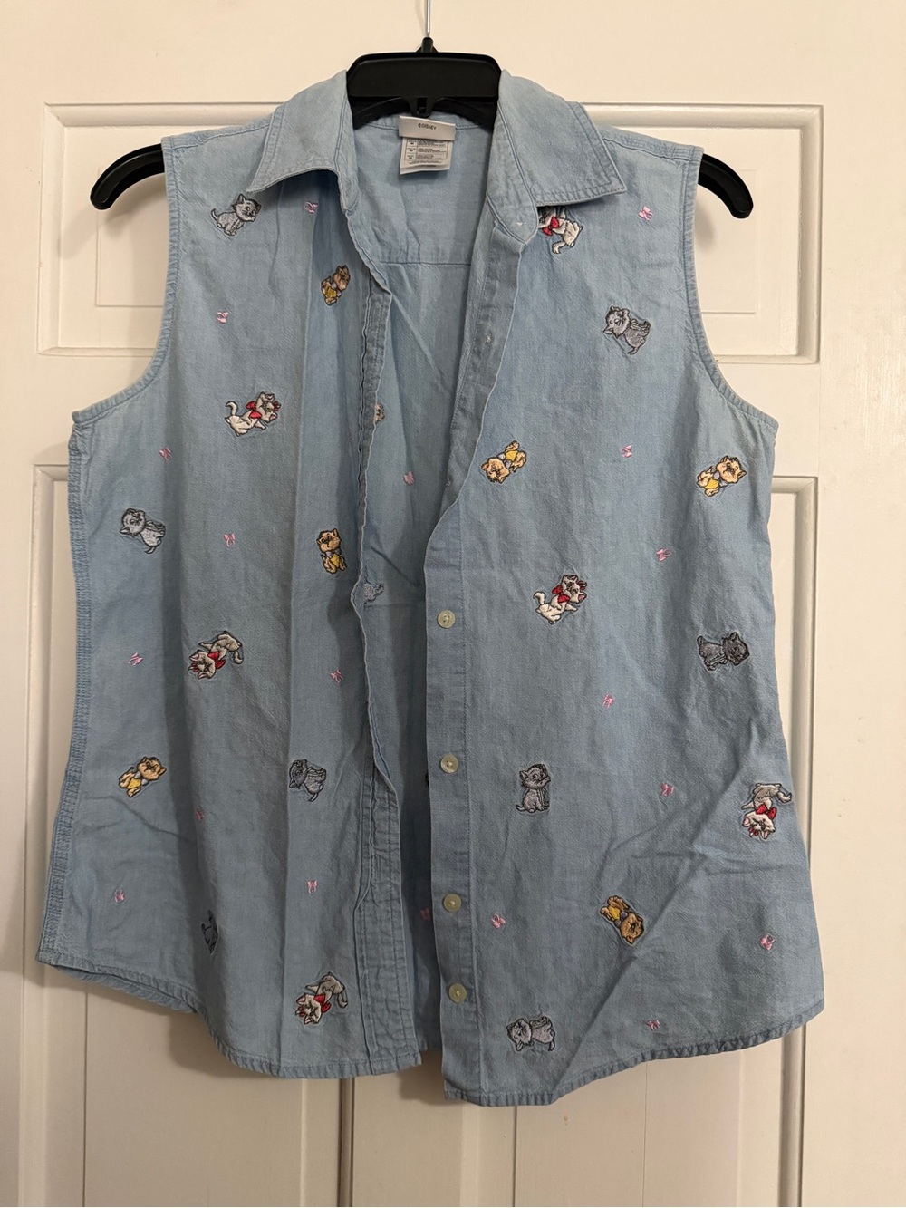 Disney Aristicats Light Blue Sleeveless Button-Down Shirt with Embroidery